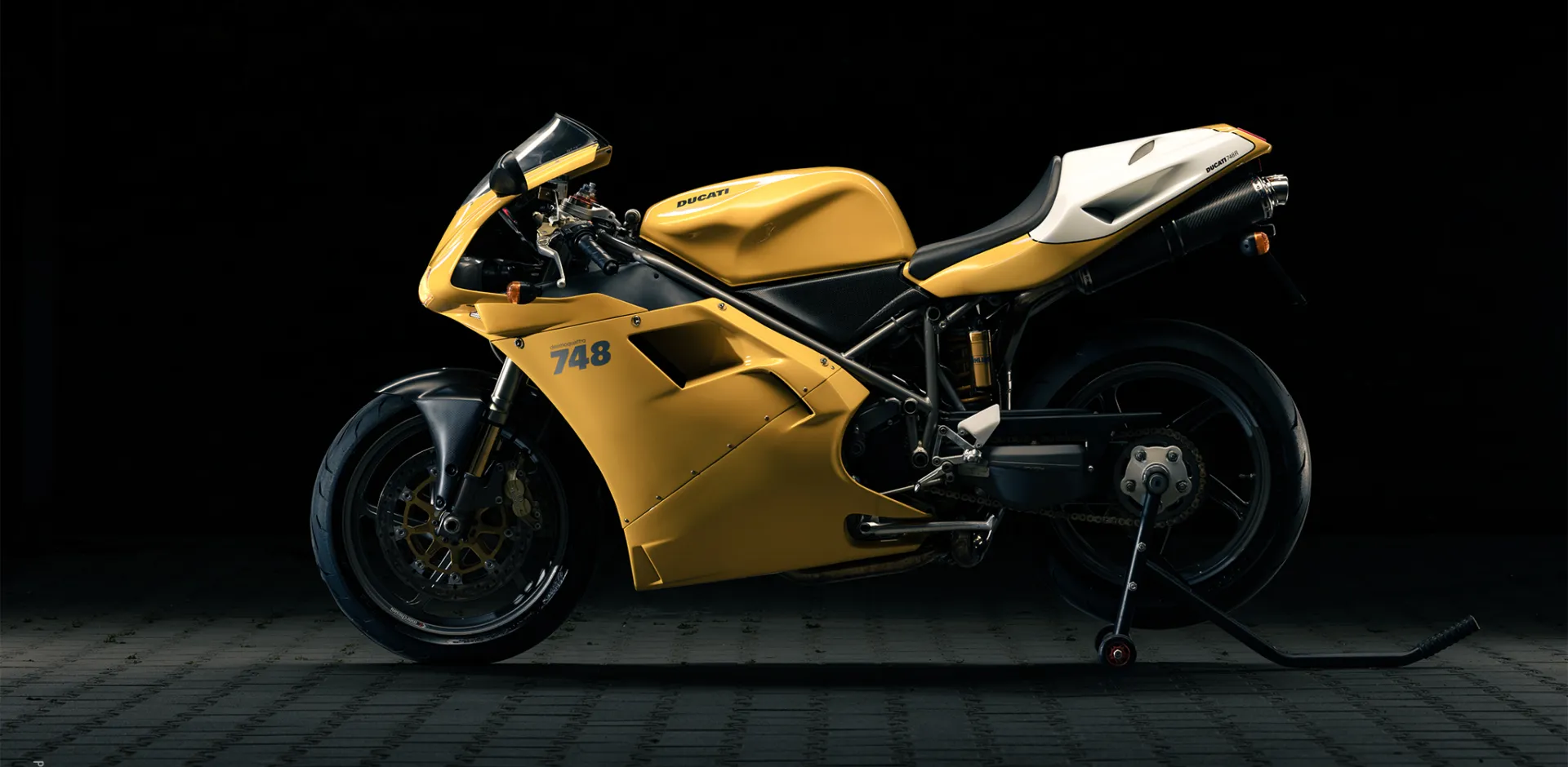 Ducati 748